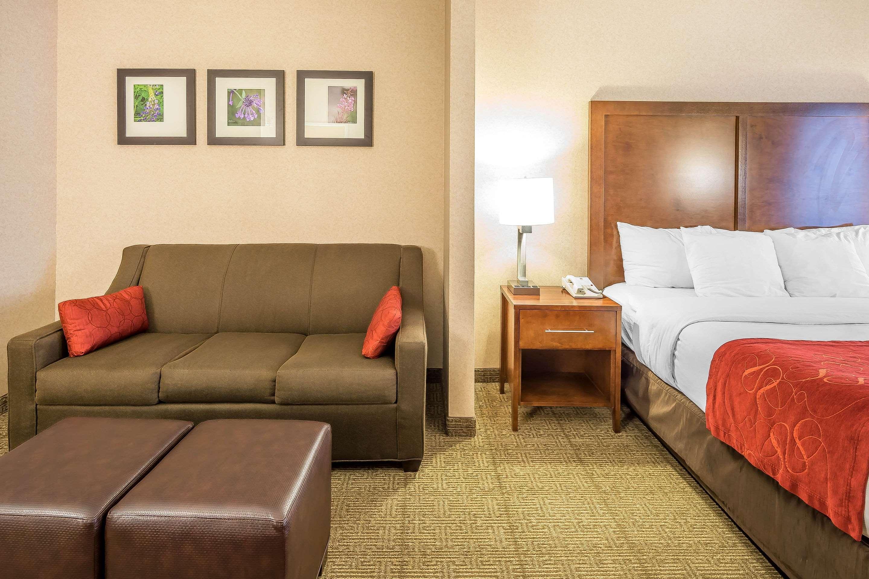 Comfort Suites Anchorage International Airport Bagian luar foto