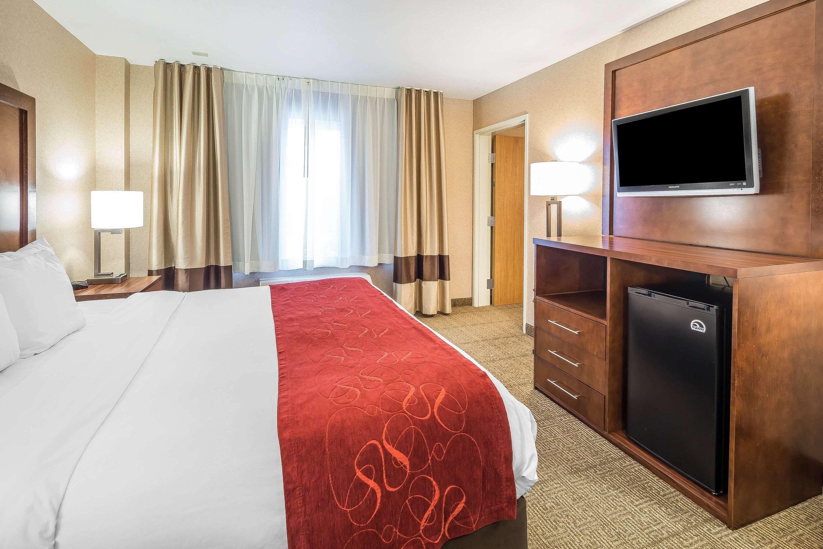 Comfort Suites Anchorage International Airport Bagian luar foto