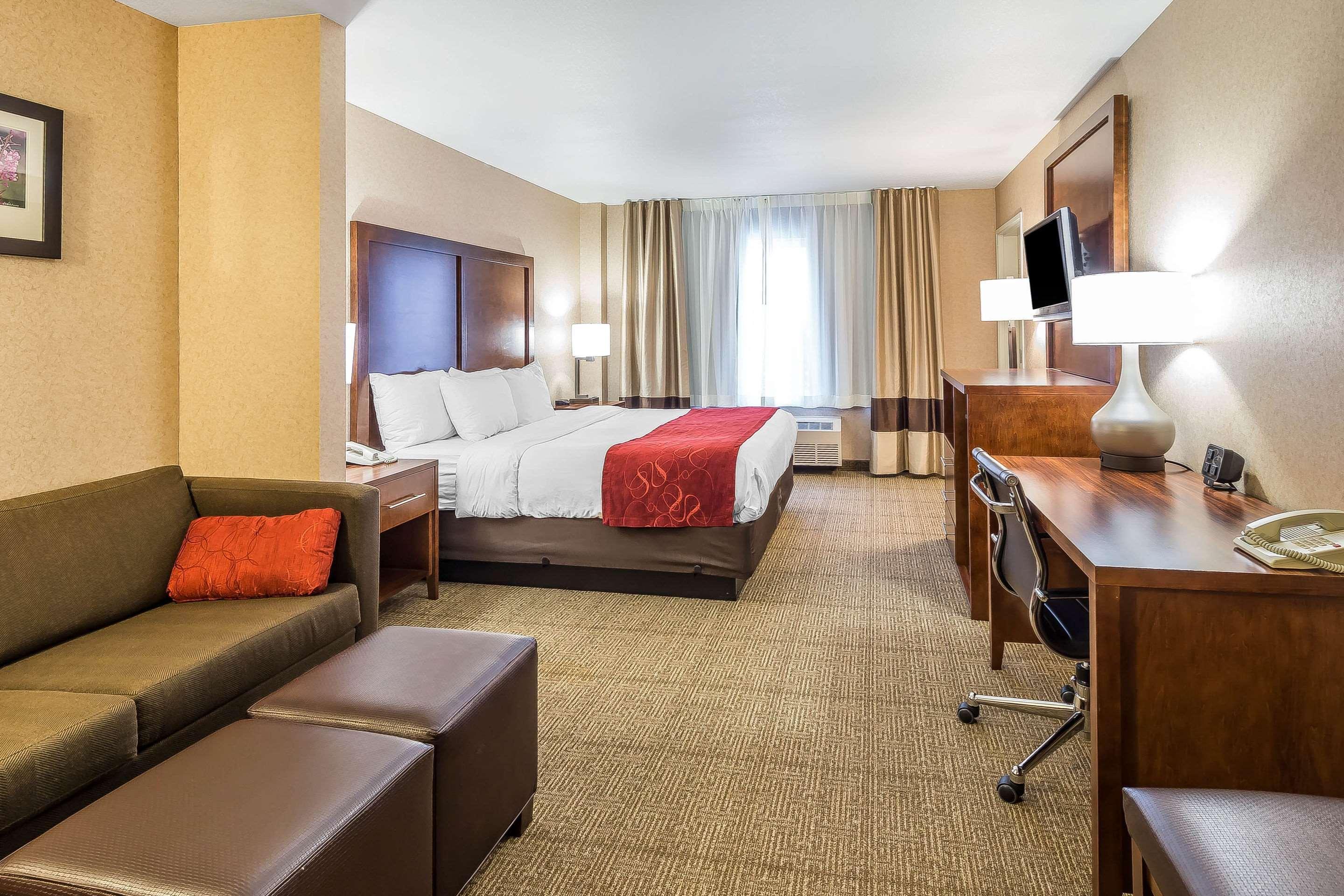 Comfort Suites Anchorage International Airport Bagian luar foto