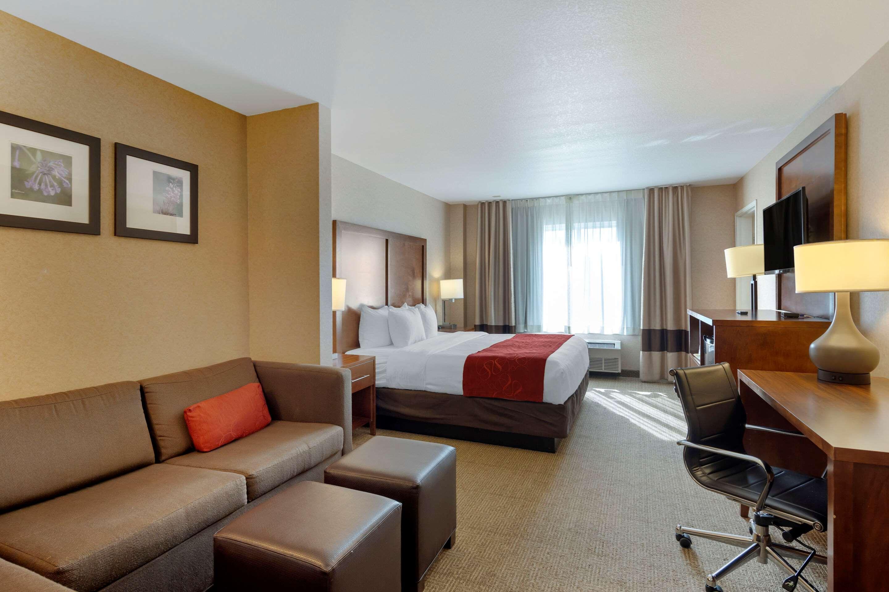 Comfort Suites Anchorage International Airport Bagian luar foto