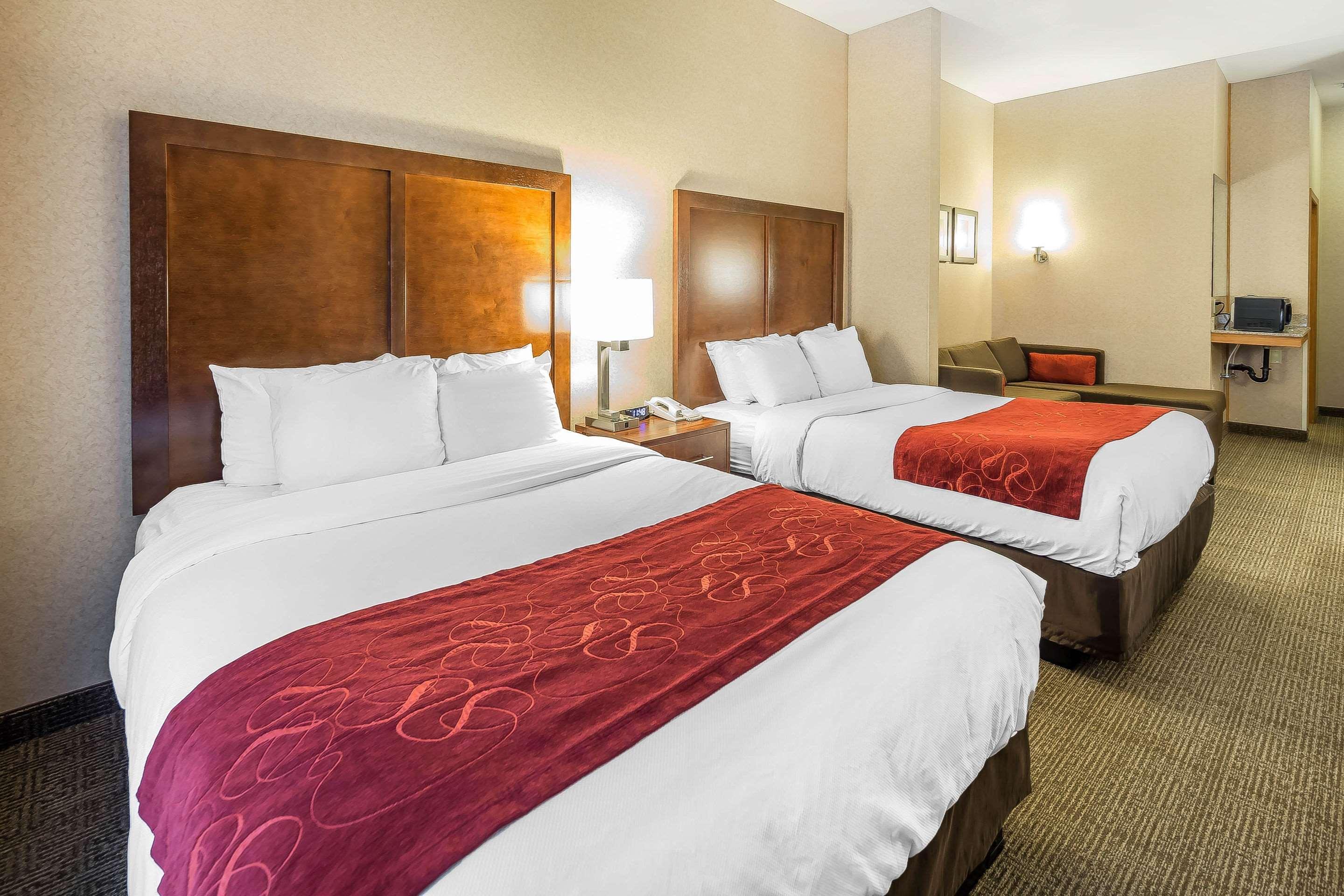 Comfort Suites Anchorage International Airport Bagian luar foto