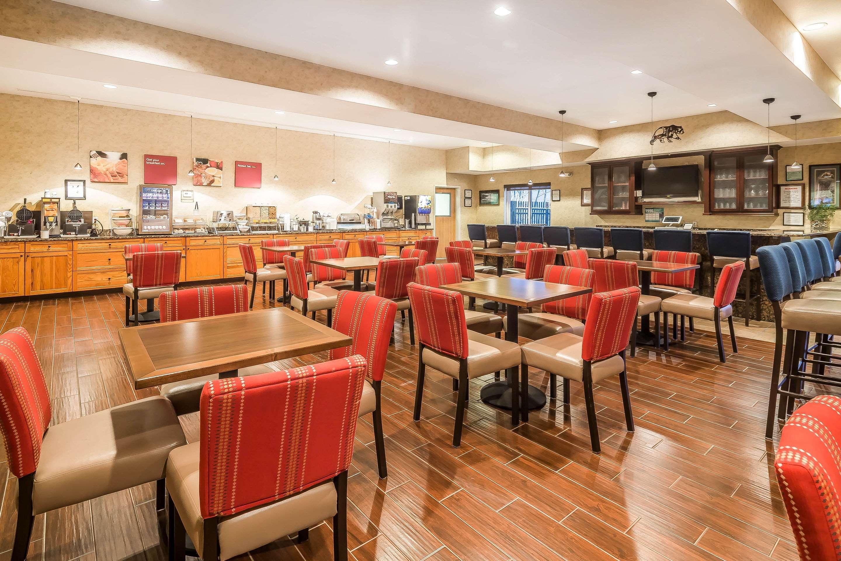Comfort Suites Anchorage International Airport Bagian luar foto