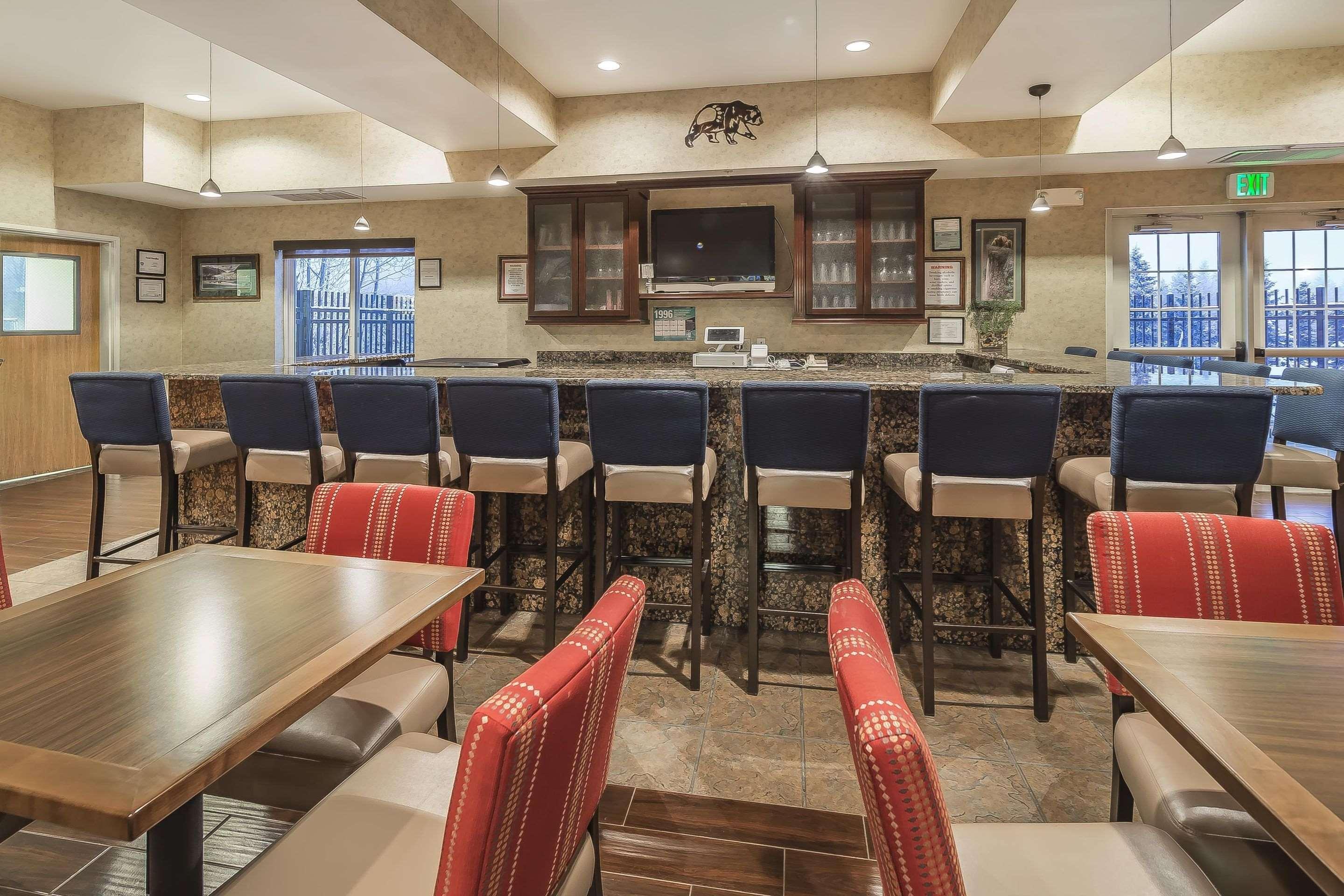 Comfort Suites Anchorage International Airport Bagian luar foto