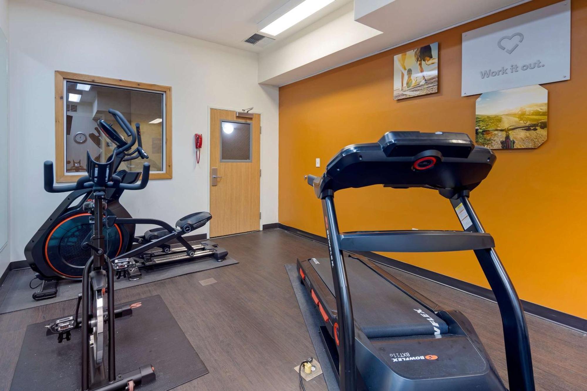 Comfort Suites Anchorage International Airport Bagian luar foto