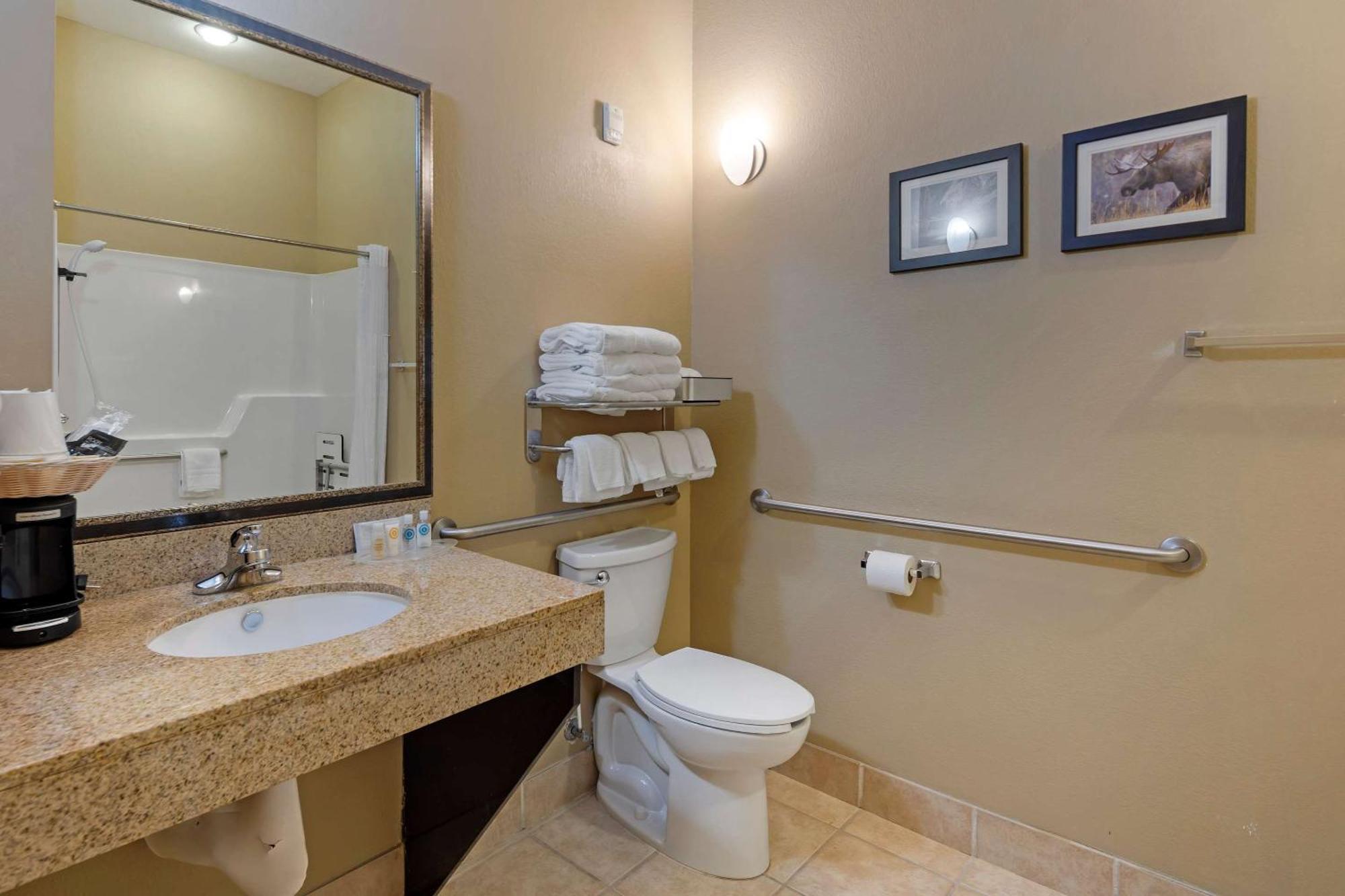 Comfort Suites Anchorage International Airport Bagian luar foto